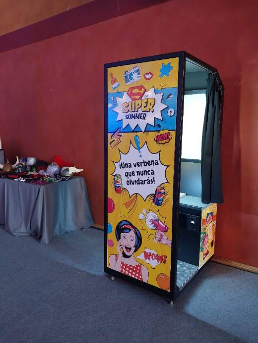 Fotomaton Classic, cabina tancada decorada
